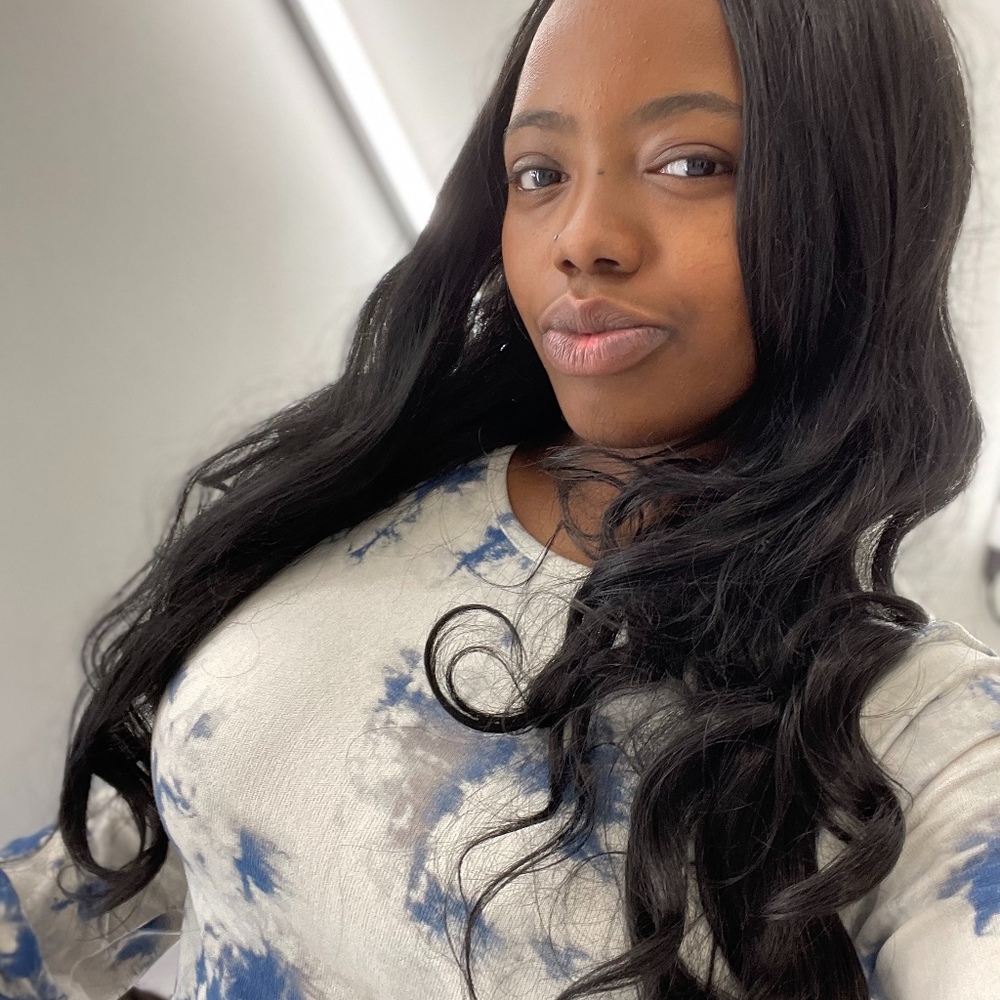 Meet your Posher, Dominique